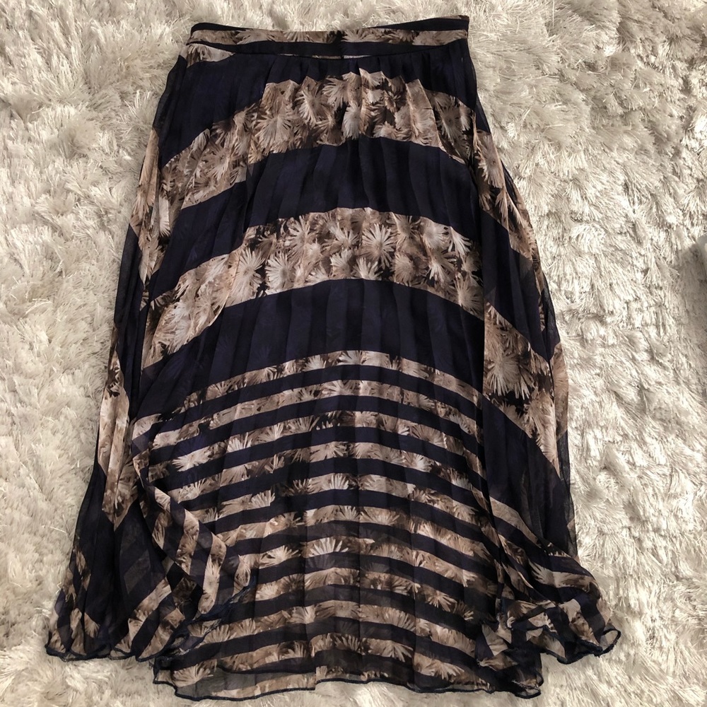 ASTR Navy Floral Pleated Midi Skirt